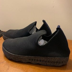 Women’s comfortable  walking shoe